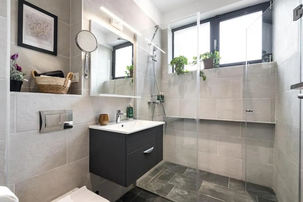 Central 17 Apartment - New Building & Parking Bucharest Romania