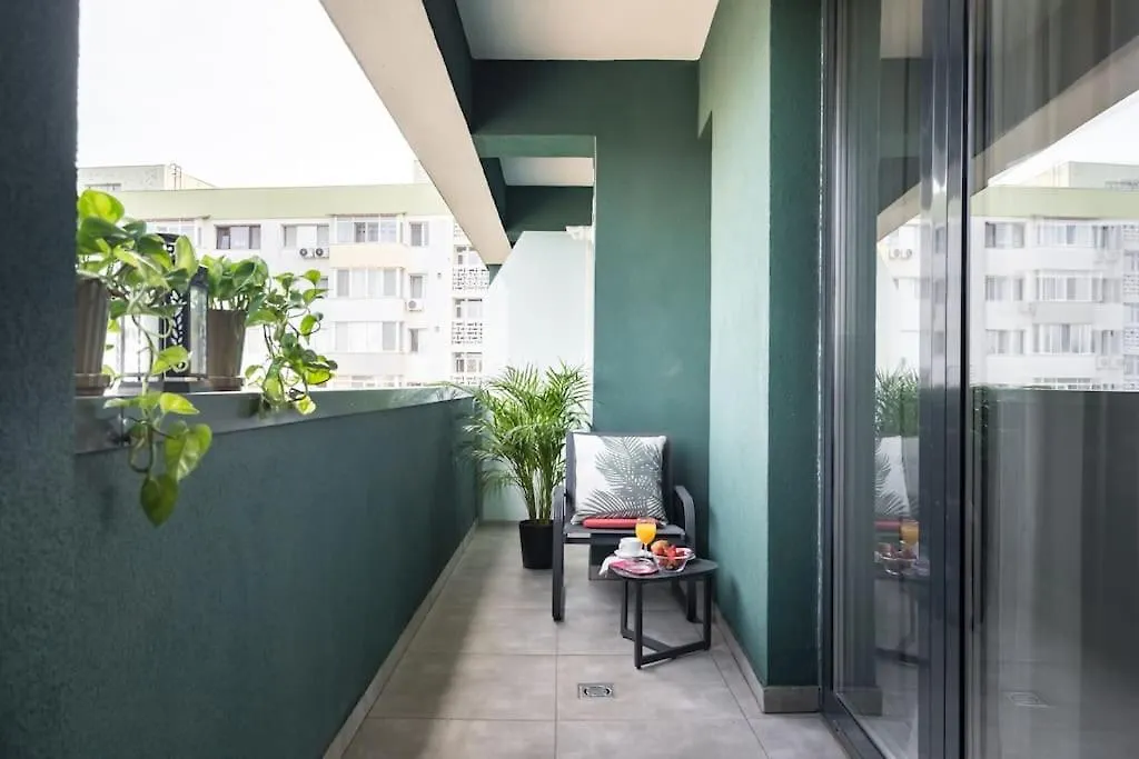 Central 17 Apartment - New Building & Parking 부쿠레슈티 0*,  루마니아