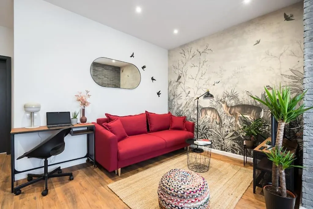 Central 17 Apartment - New Building & Parking 부쿠레슈티